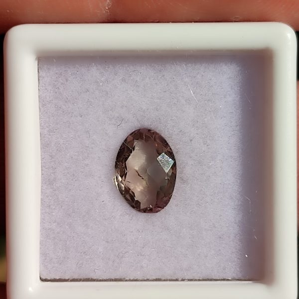 TURMALINA ROSA PLATINIUM 8.10 x 6.25 x 3.40 M.M. OVALADA