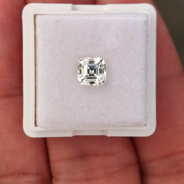 MOISSANITA BLANCA DIAMANTE 6.0 x 6.0 M.M. CORTE ASSHER CERTIFICADA