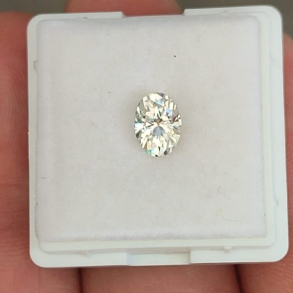 MOISSANITA BLANCA DIAMANTE 7.0 x 5.0 M.M. OVALADA CERTIFICADA