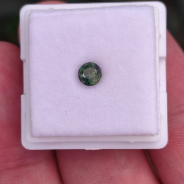 ZAFIRO MENTA AUSTRALIANO 4.5 x 2.9 CORTE BRILLANTE