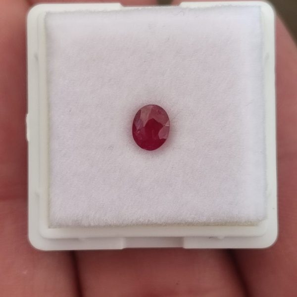 RUBI CHERRY INTENSO MEDIDAS 5.1 x 4.1 x 3.0 M.M. OVALADO