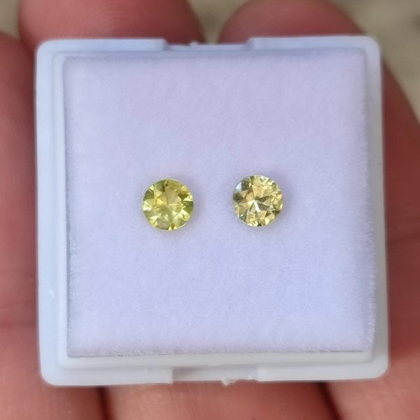 ZAFIROS ORO  DE 3.9 a 4.0 M.M. CORTE BRILLANTE