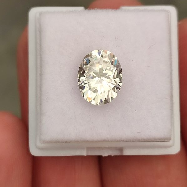 MOISSANITA BLANCA DIAMANTE 10.0 x 8.0 M.M. OVALADA CERTIFICADA
