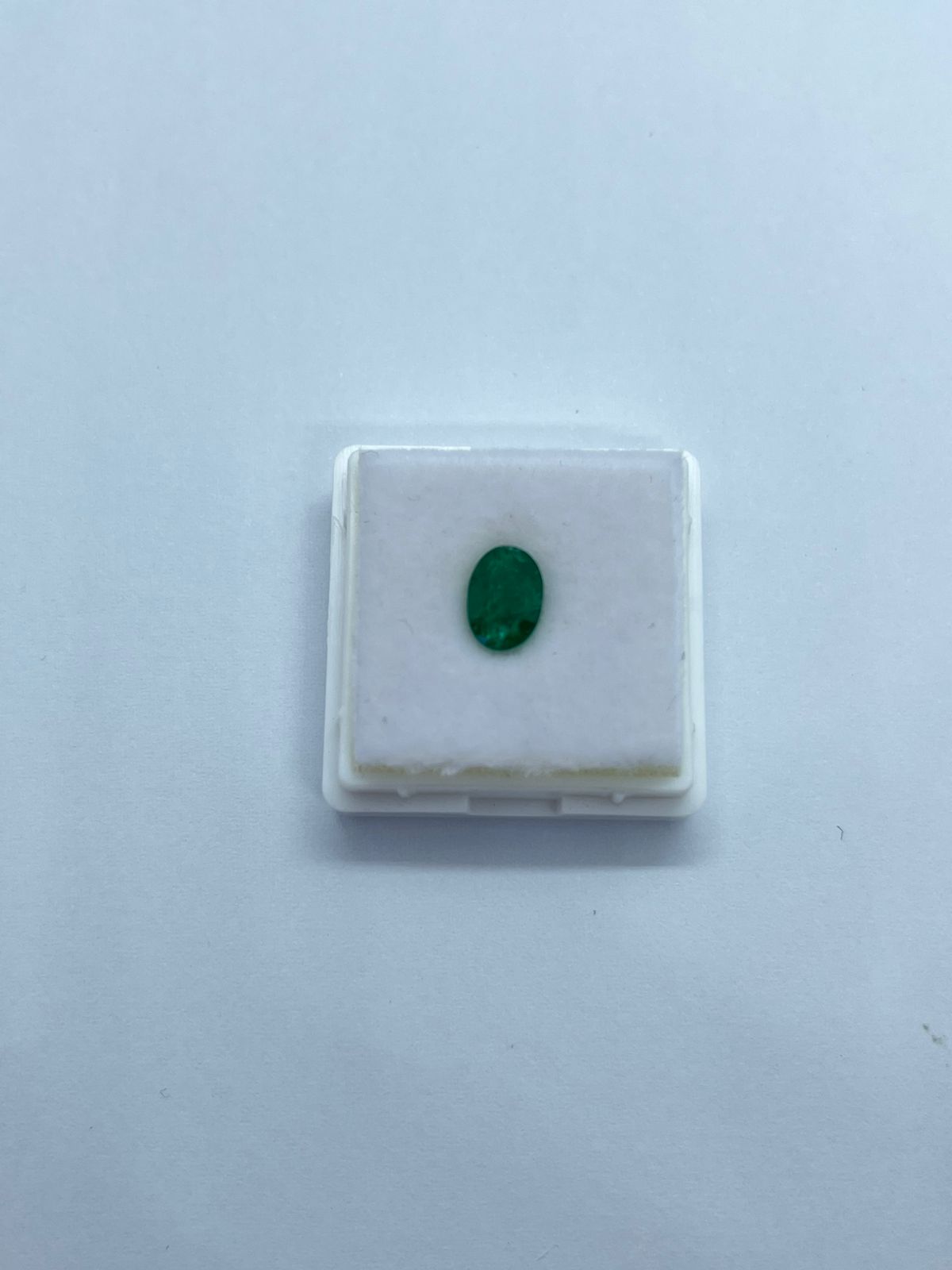 AAA-1411 ESMERALDA DE ZAMBIA 8.0 x 5.5 x 4.0 M.M. OVALADA - Imagen 1